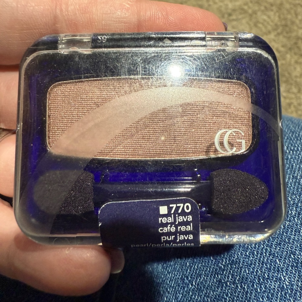 New cover girl eye shadow 770 real Java